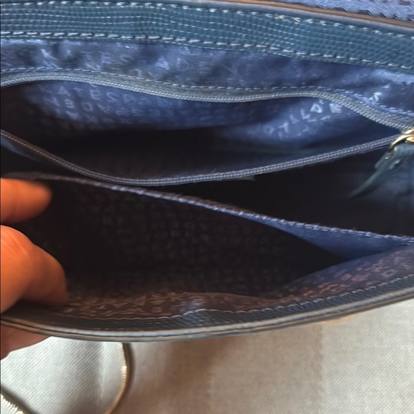 Kate Spade Blue Emmie Riverside Crossbody Bag with Sleek Design and Flap Closure - Picture 4 of 9